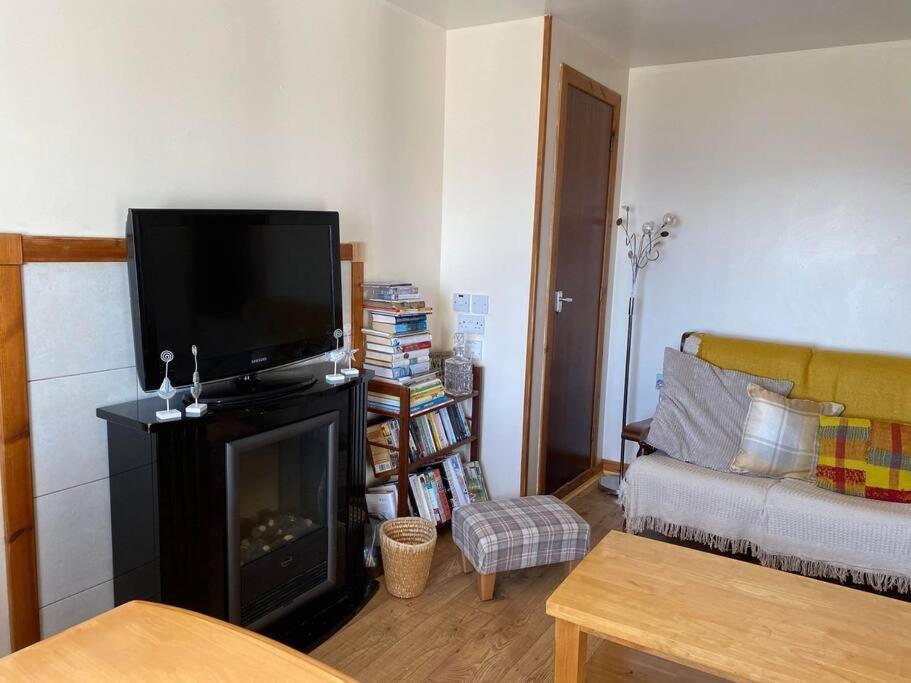 2 Bedroom House Overlooking Pierowall Bay, Westray מראה חיצוני תמונה