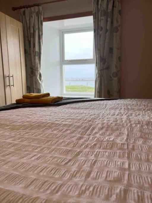 2 Bedroom House Overlooking Pierowall Bay, Westray מראה חיצוני תמונה